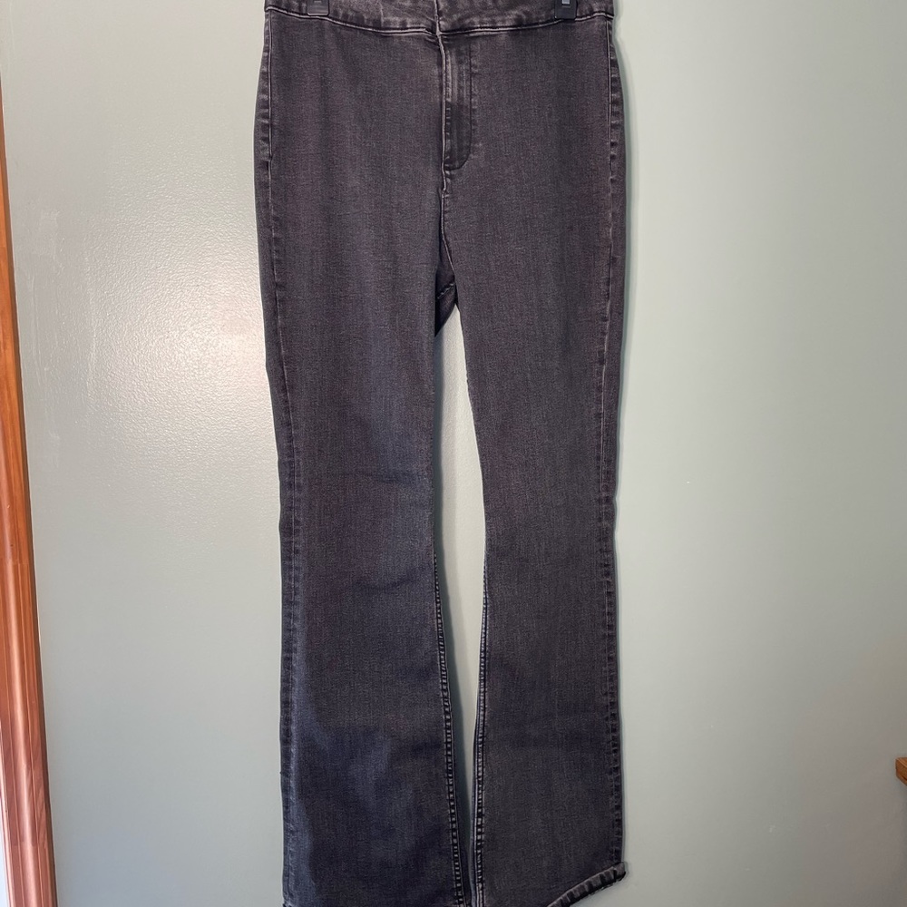 Zara booty hugging stretchy flare jeans